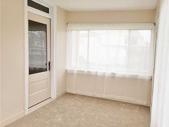 3rd image of 1515 Park Ave