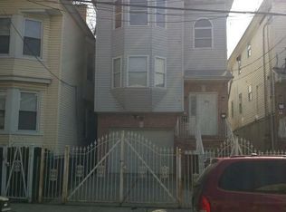 898 S 18th St, Newark, NJ 07108