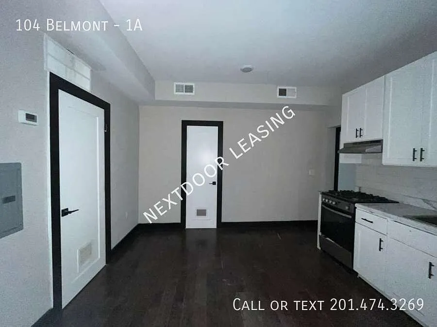 104 Belmont — Photo 4