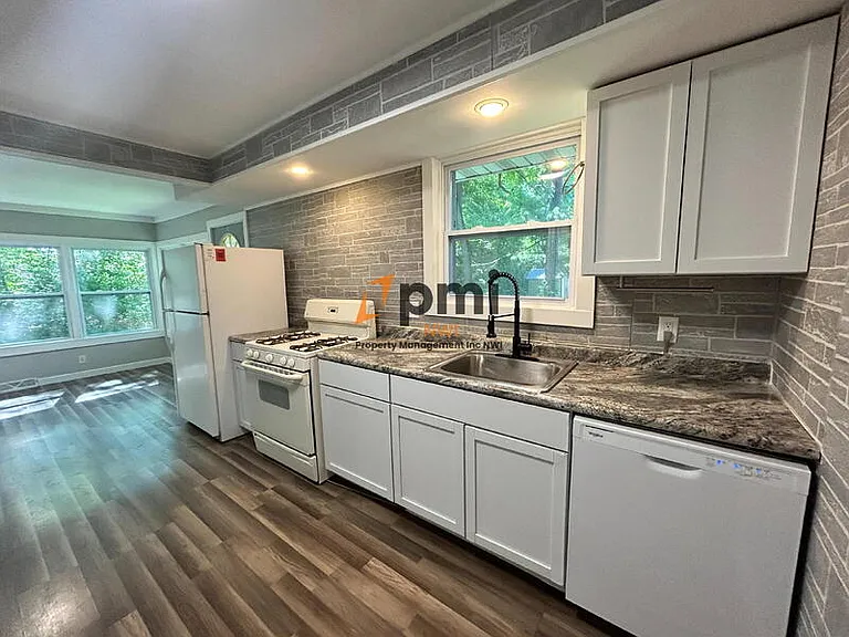 14725 Bryan St — Photo 8