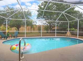 867 Grove Dr, Naples, FL 34120