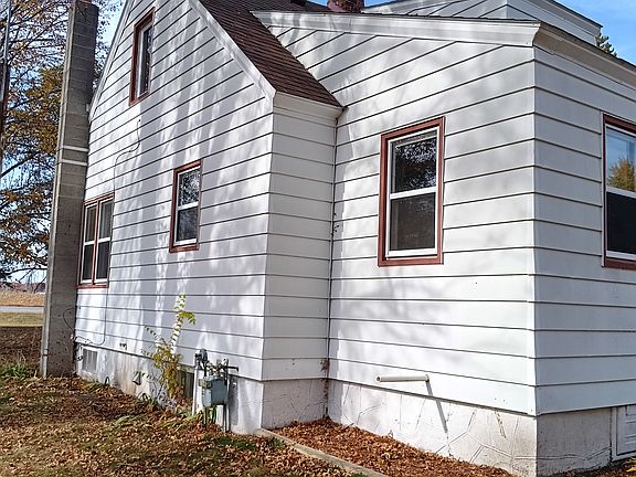 3rd image of 2814 County Road 74 St