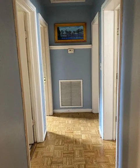 hall to bedrooms