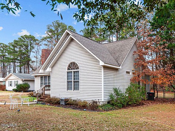 2nd image of 643 Heartwood Drive