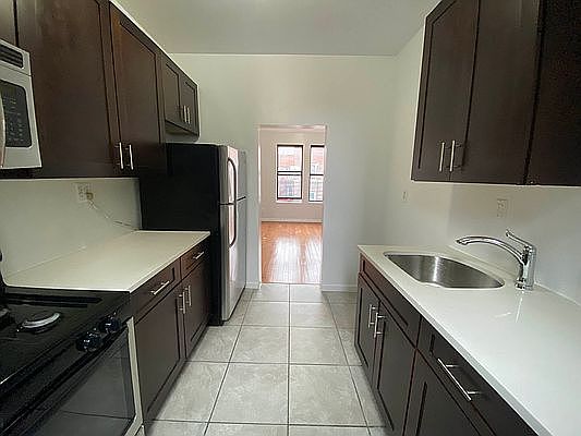 1st image of 610 W 173rd St #522