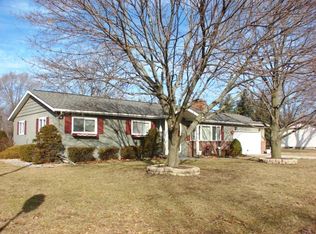 504 Devon Dr, Saint Louis, MI 48880