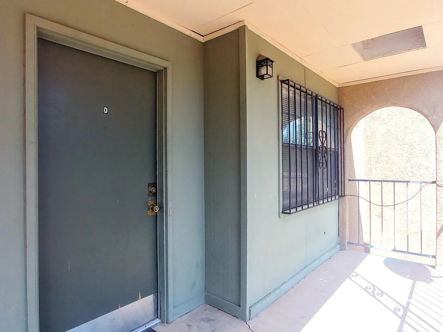 Updated UNM Area 2 bed/1 bath w/ Custom Finishes — Photo 3