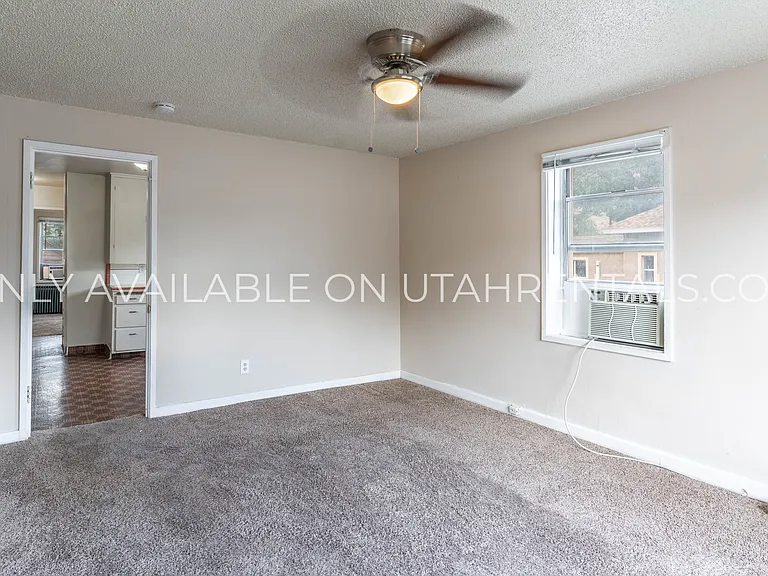 Daley Apartments — Photo 23