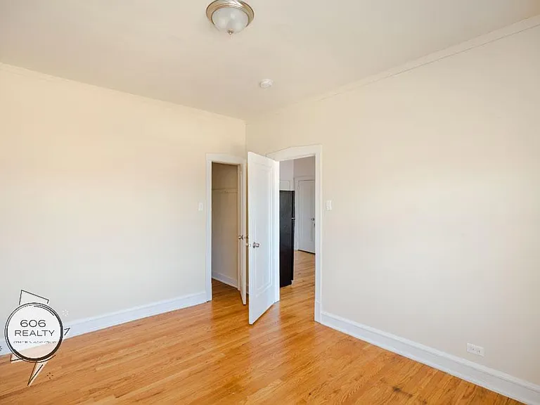 2208 S 57th Ave #10 — Photo 6