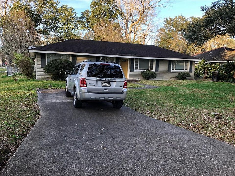 1st image of 200 Cambridge Ct