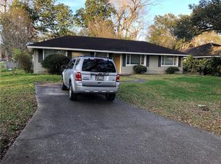 200 Cambridge Ct, New Orleans, LA 70131