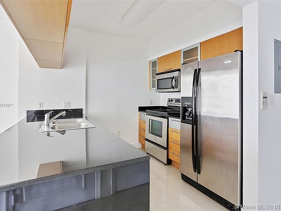 3rd image of 1750 N Bayshore Dr APT 2003