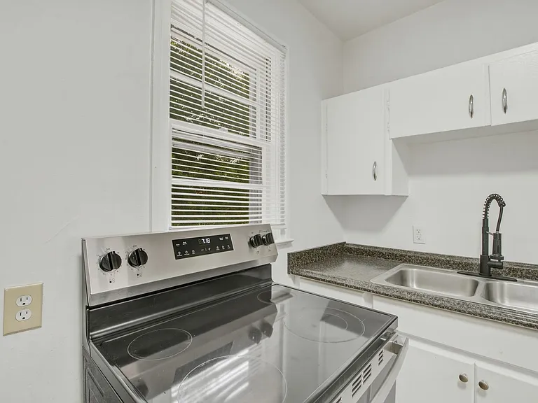 237 Broad St — Photo 21