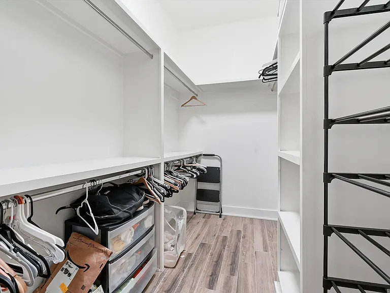 305 Saint Thomas Ln — Photo 13