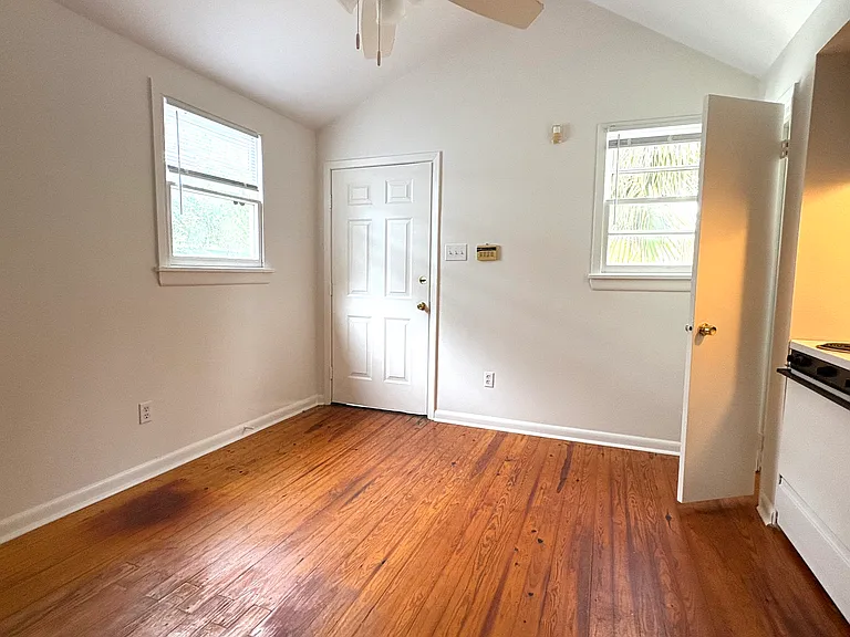 1115 Burdette St — Photo 5