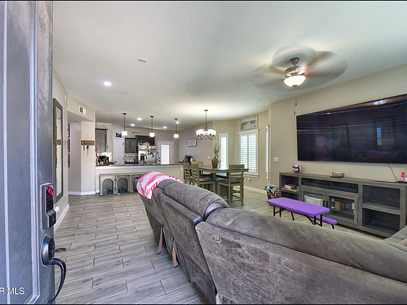 2nd image of 3520 Essence St