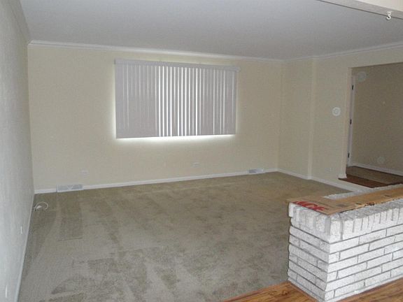 2nd image of 3037 Lakeside Dr