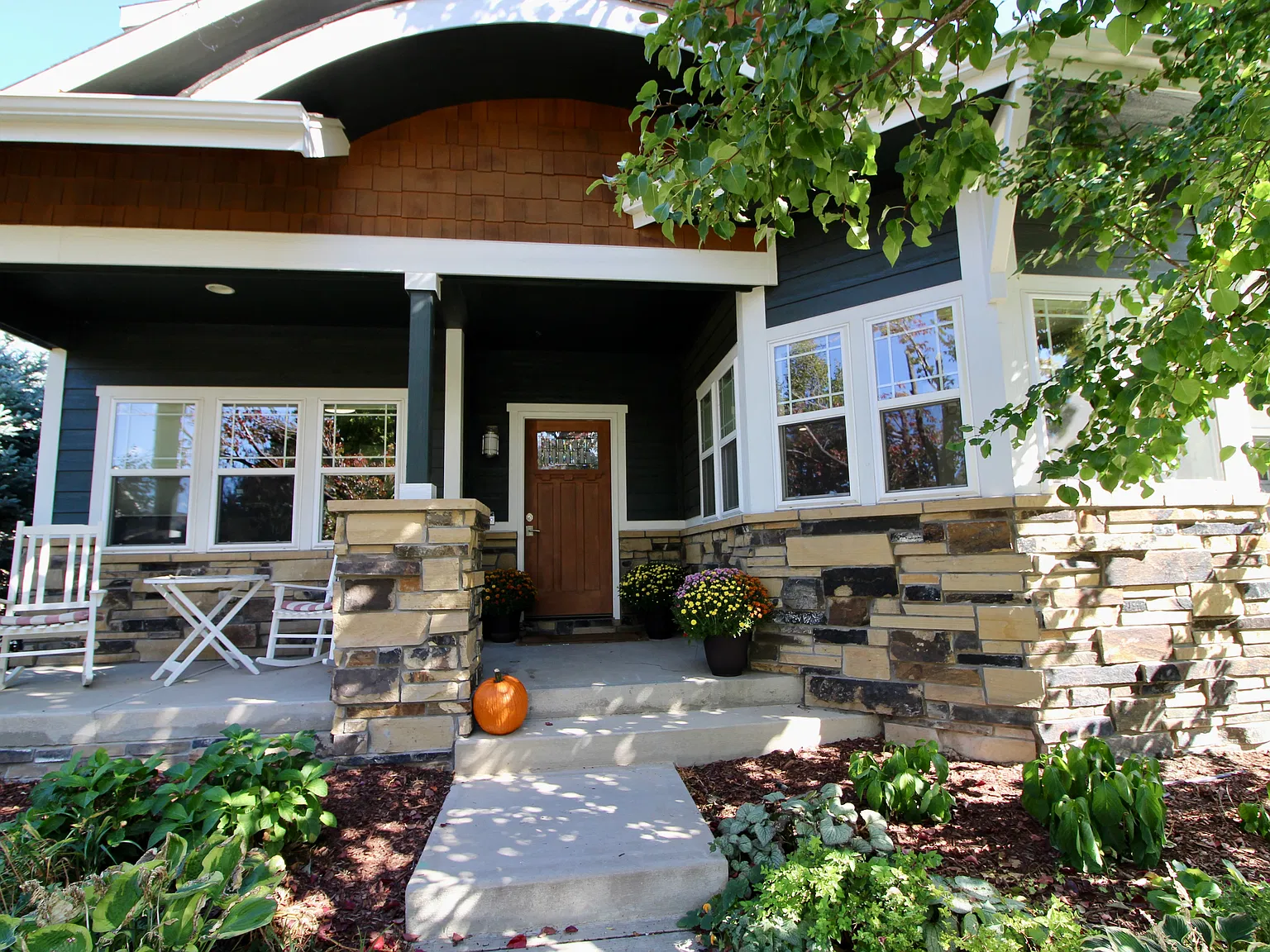 4 bed, 4386 sqft, $4,500 — Photo 2