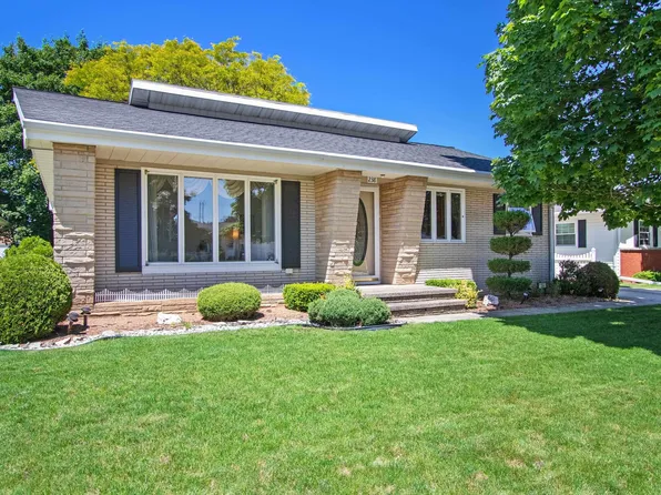 238 Wisconsin Ave, Brillion, WI 54110