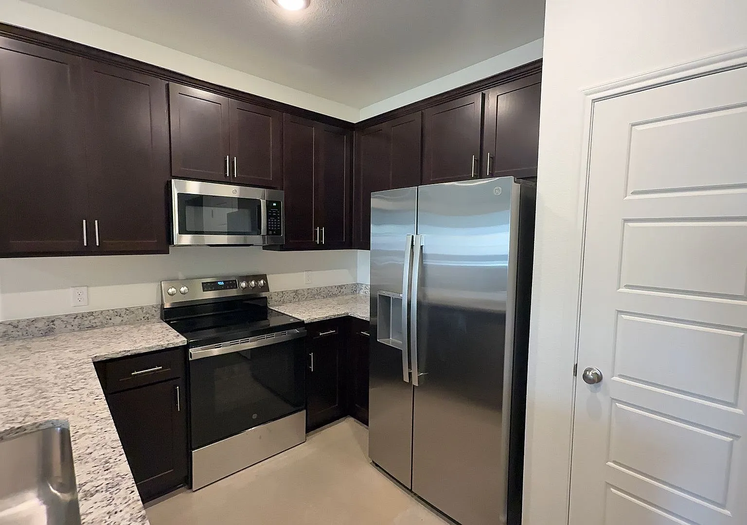 3 bed, 1175 sqft, $1,350 — Photo 3