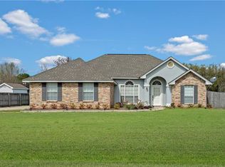 419 Gainesway Dr, Madisonville, LA 70447