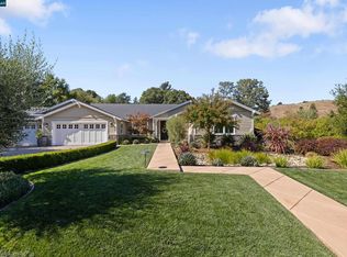 8 Kimberly Dr, Moraga, CA 94556