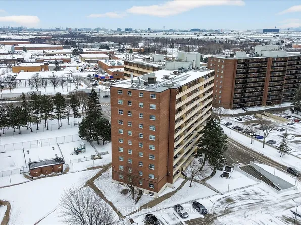 3555 Derry Rd E #712, Mississauga, ON L4T 1B2