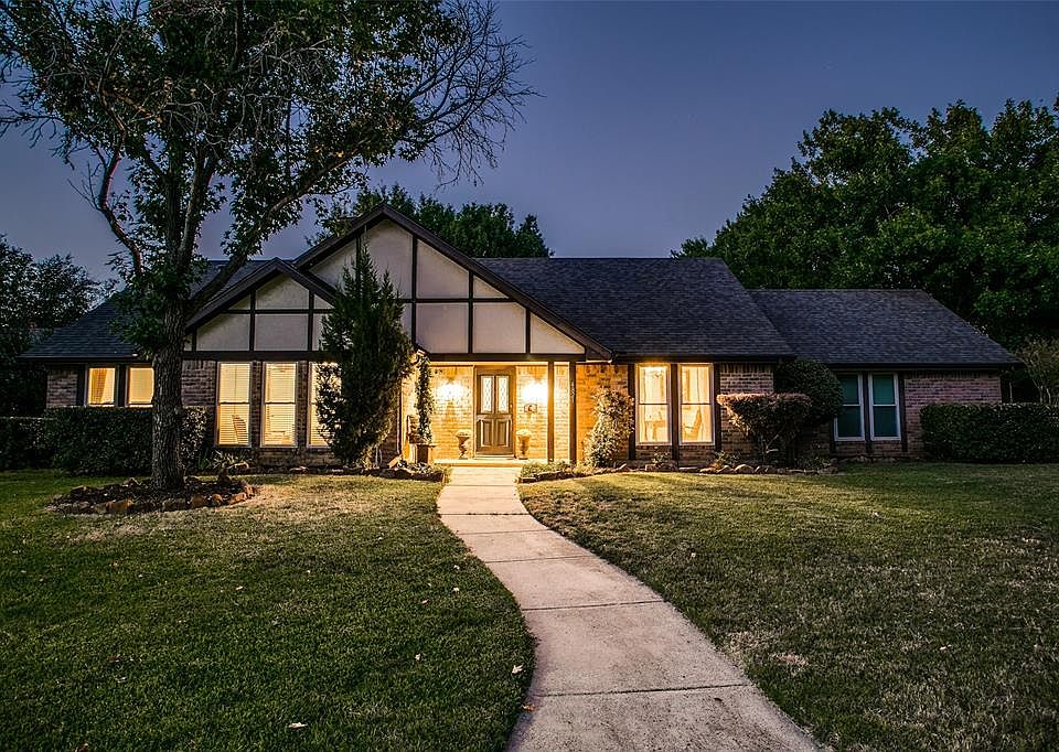 1st image of 4821 Lloyd Ct