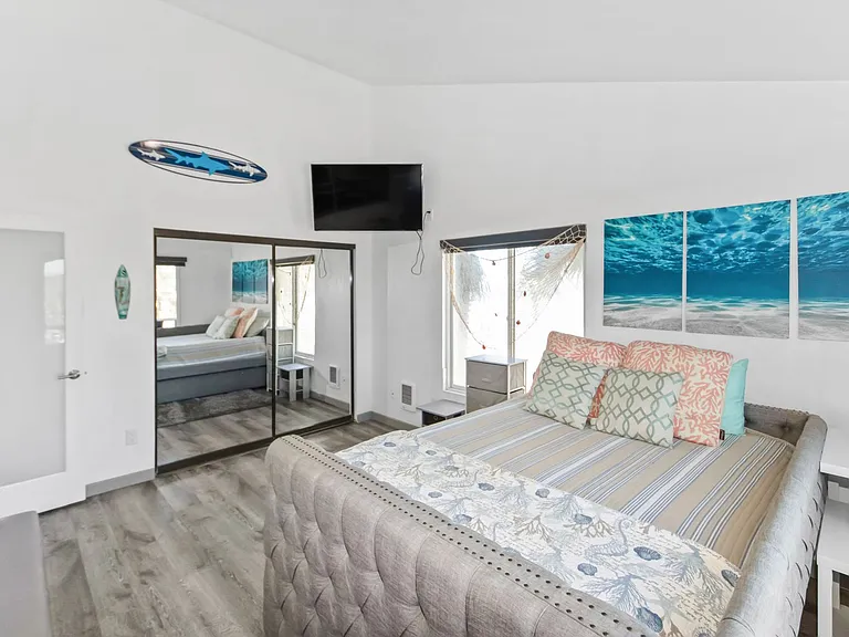 706 Ocean Lane — Photo 12
