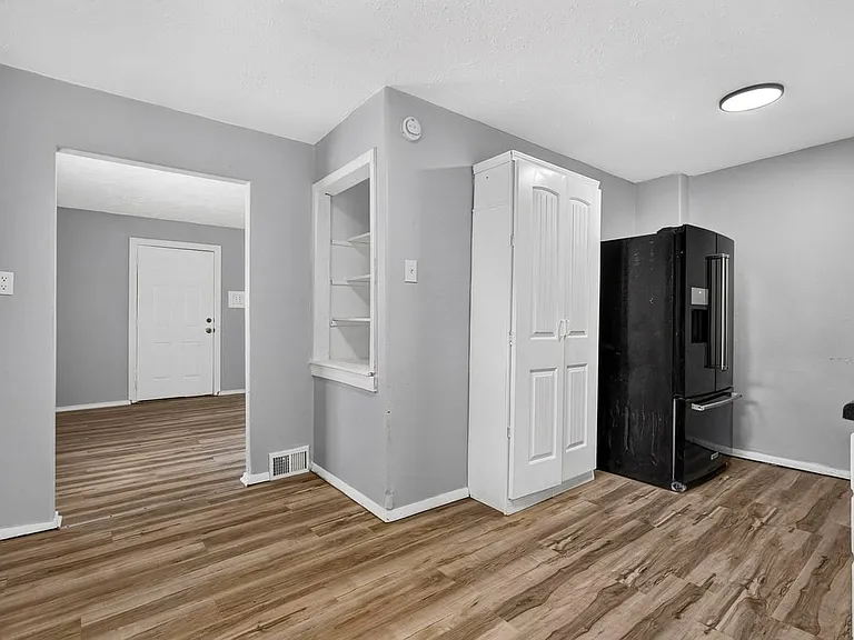 7534 Blanding Dr — Photo 18