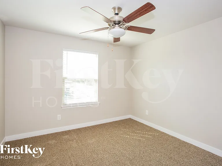 1658 Scarbrough Cir SW — Photo 12