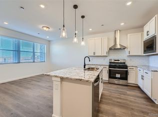 27712 E 1st Ave, Aurora, CO 80018