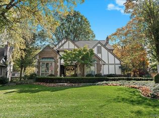 21762 Heatheridge Ln, Northville, MI