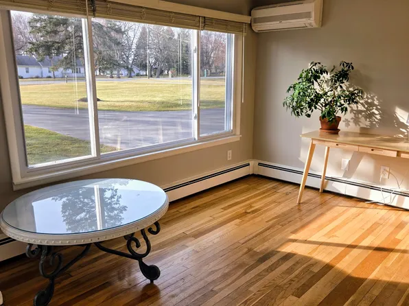 3689 E Lake Rd, Canandaigua, NY 14424