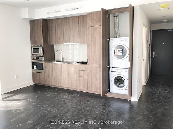 2nd image of 955 Bay St #507