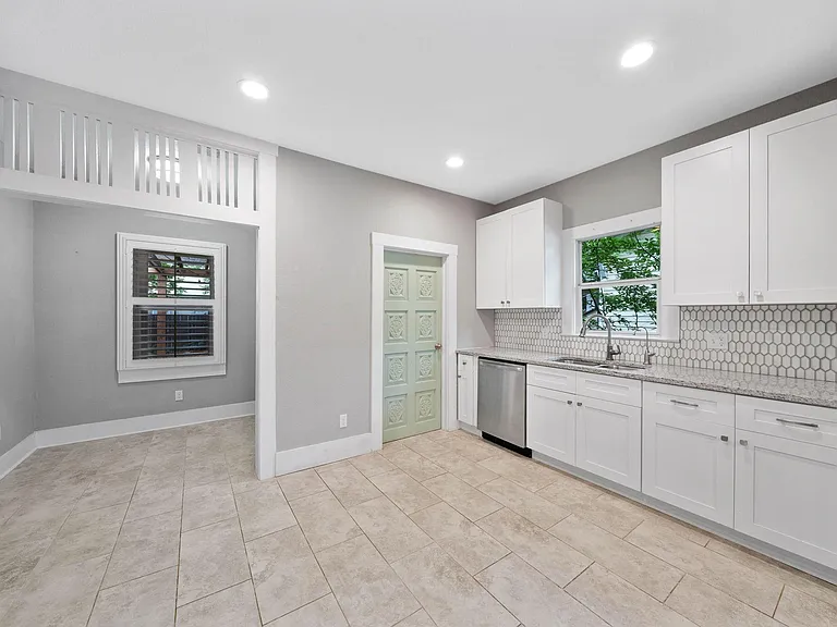 206 W High Ave — Photo 9