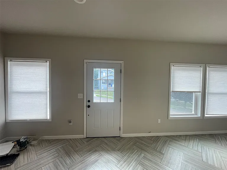 123 Robble Ave — Photo 3