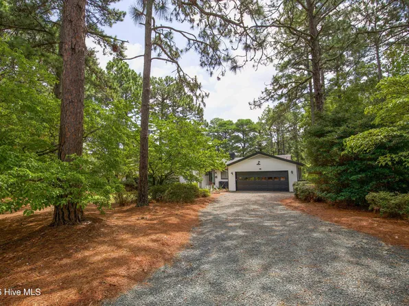27 Par Dr, Whispering Pines, NC 28327