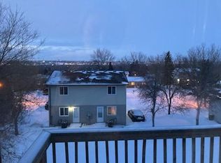 1305 Golden Valley Ln #F, Minot, ND 58703