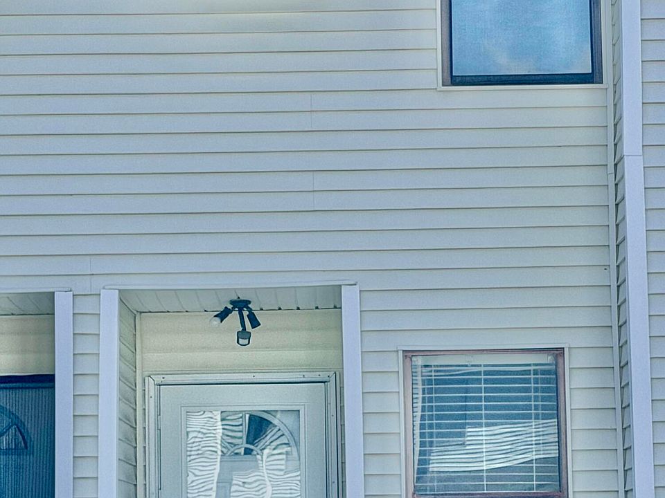 1st image of 237 Pine Shadow Dr