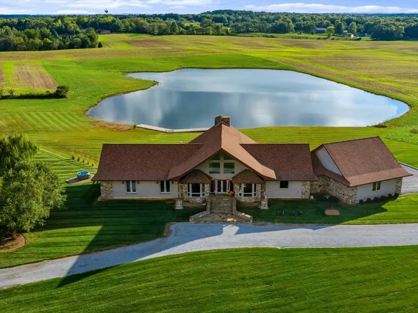 733 County Road 1350 N, Carmi, IL 62821