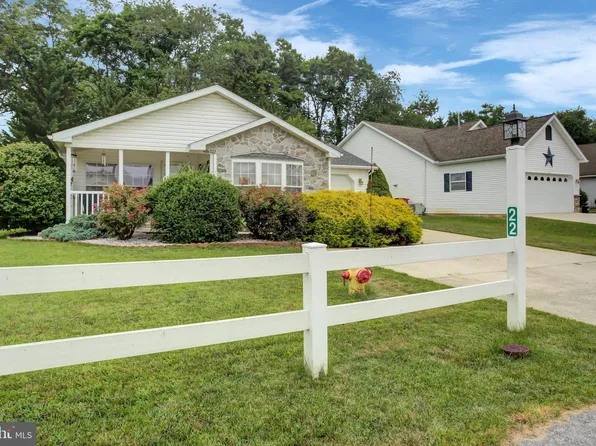 22 Lantern Ln, Shippensburg, PA 17257