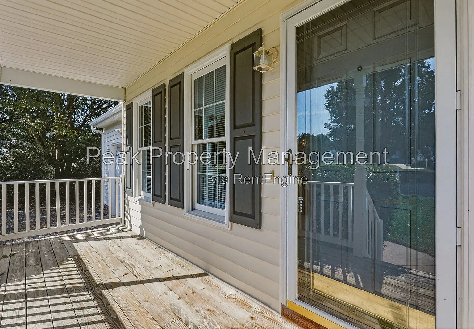 3 bed, 2.0 bath, 1164 sqft, $2,150 — Photo 3