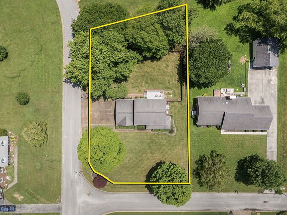 3rd image of 103 Safley Ct