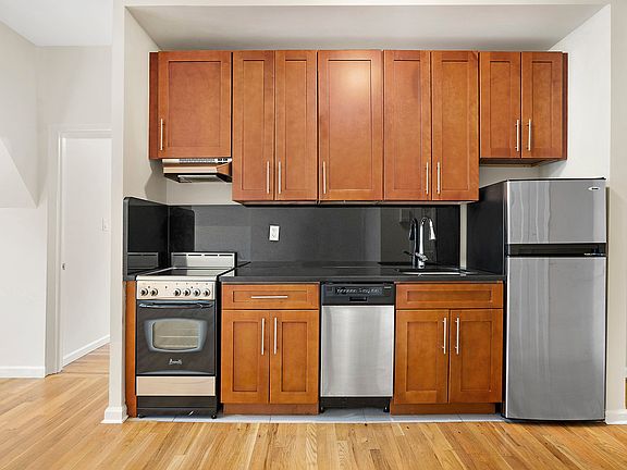 4th image of 82 Pierrepont St APT 4A