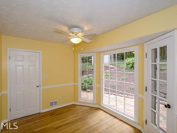 4th image of 3646 Rainbow Cir