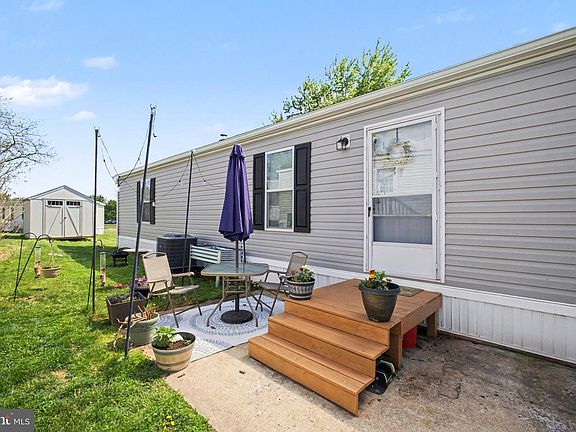 5th image of 66 Oak Knoll Est