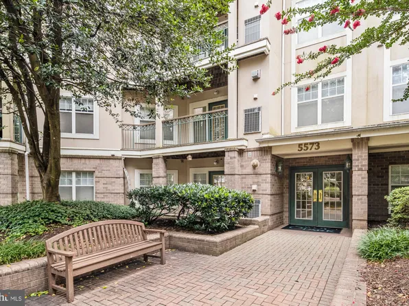 5573 Seminary Rd APT 314, Falls Church, VA 22041