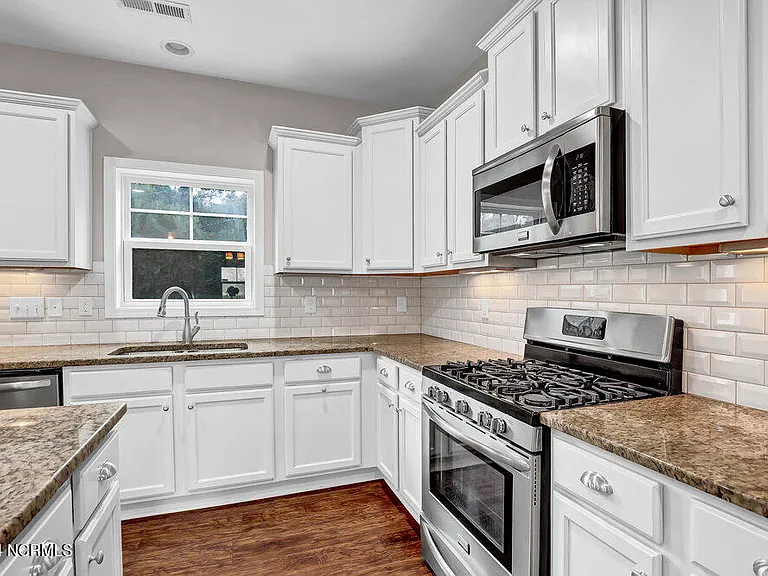 801 Rosedale Dr — Photo 9