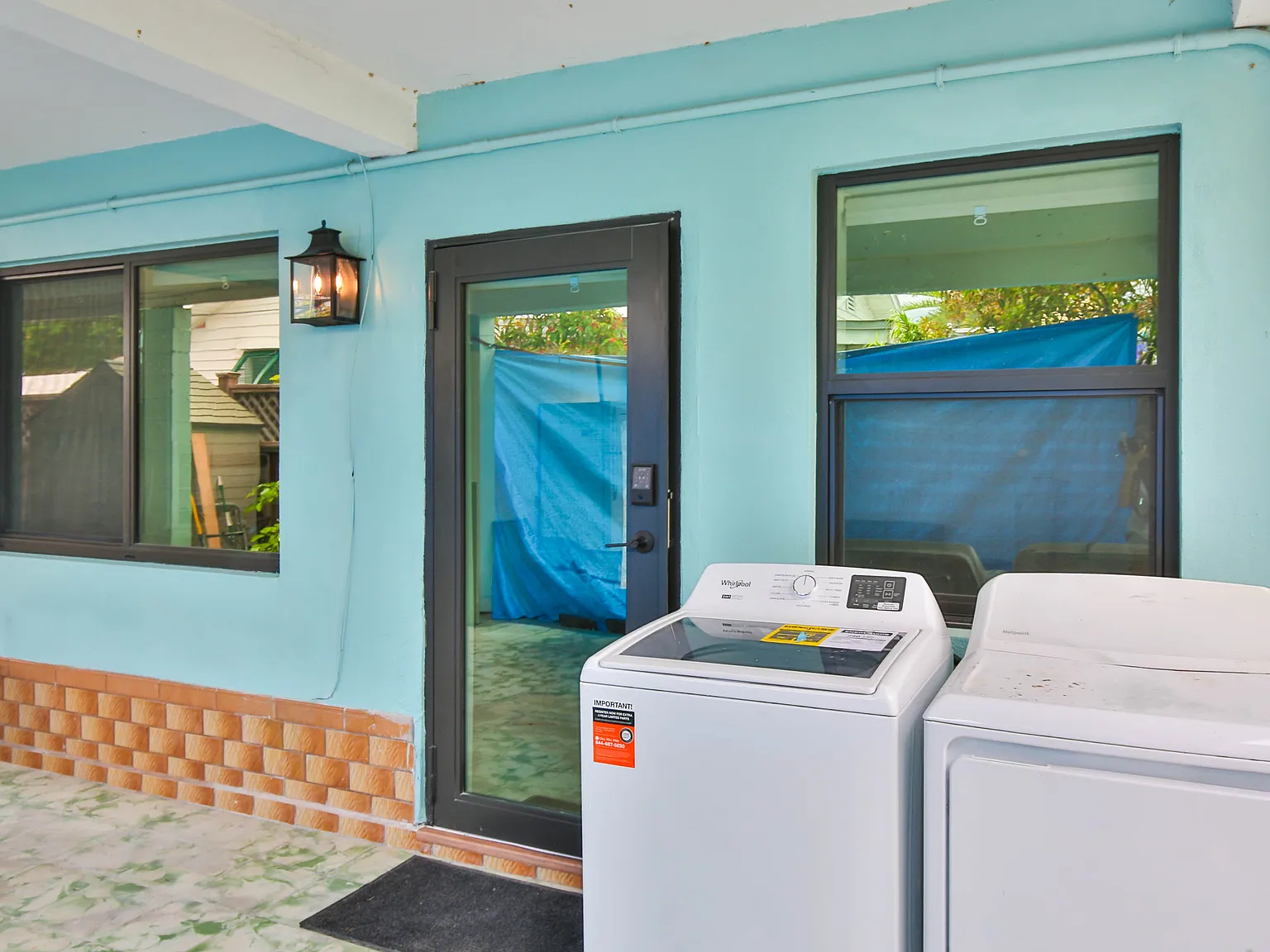 3 bed, 1.5 bath, 1000 sqft, $3,975 — Photo 3